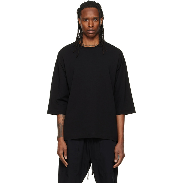 Photo: thom/krom Black TS 1005 T-shirt