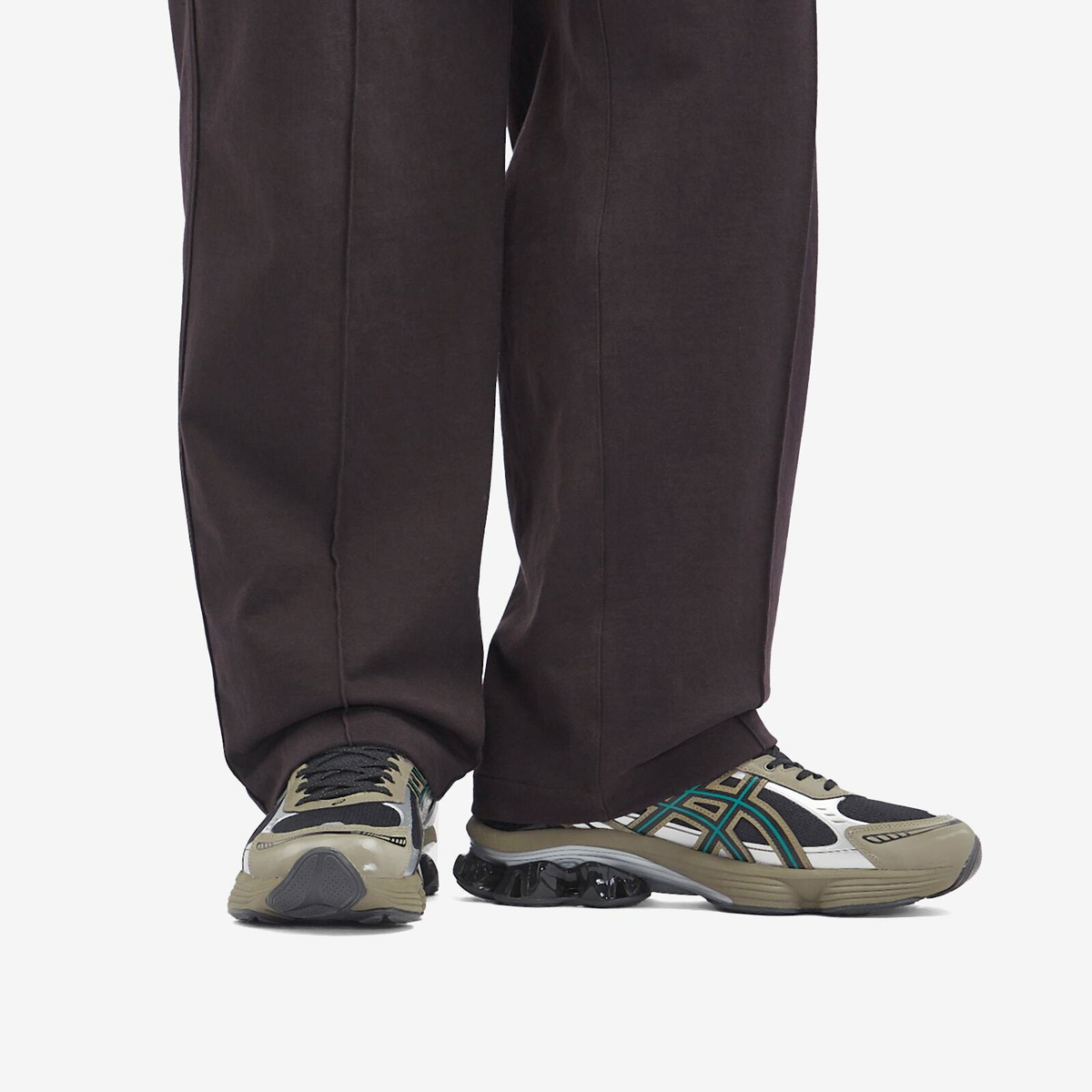 Asics Gel-Kinetic Fluent in Black/Dark Taupe ASICS