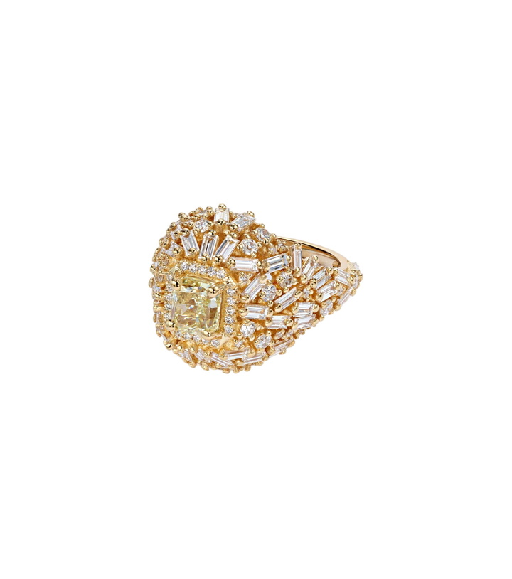 Photo: Suzanne Kalan 18kt gold ring with diamonds