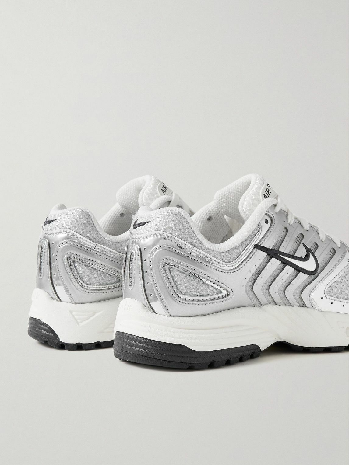 nike pegasus gray