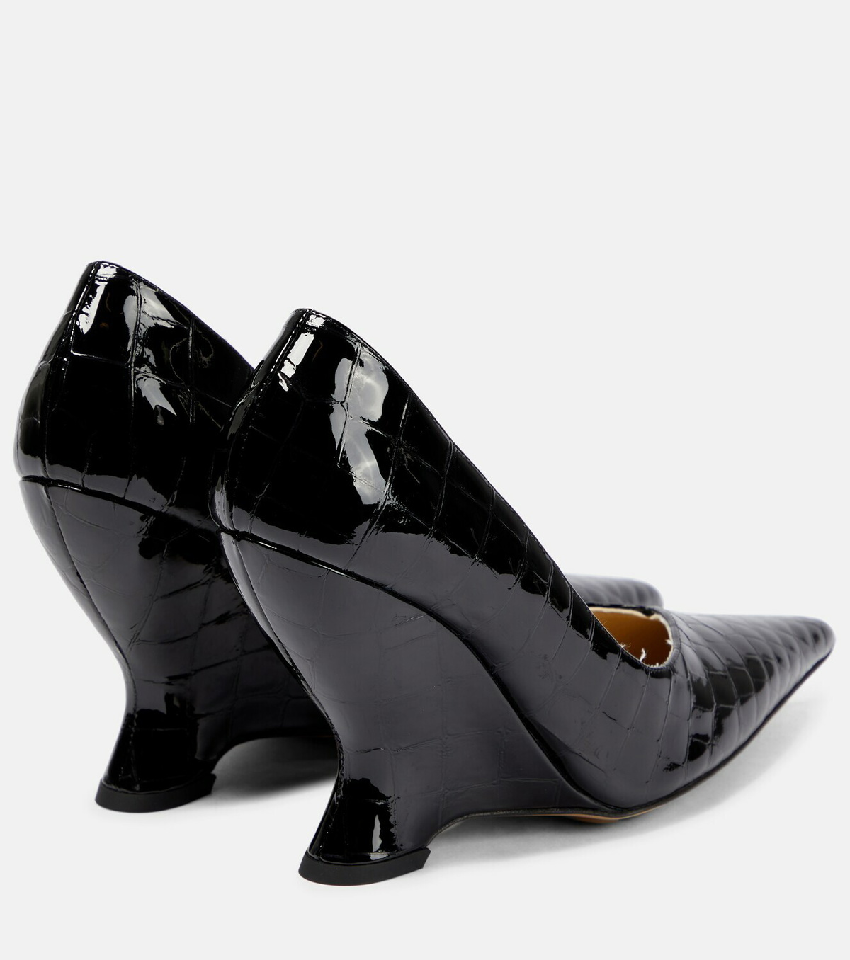 VIP【送料関税込】BottegaVeneta Embossed Punta Pumps Bottega Veneta Burgundy Punta Pump Heels Bottega Veneta