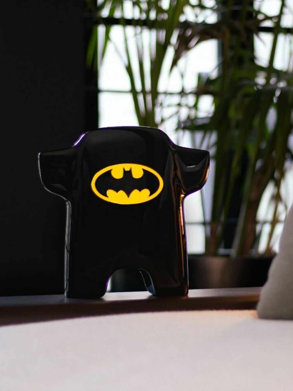 LEBLON DELIENNE Black Superhero 26cm Figurine