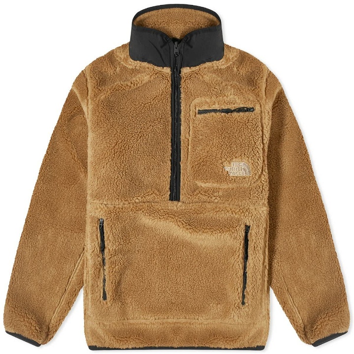 Photo: The North Face Men's Extreme Pile Pullover Fleece Jacket in Tnf Black/Utility Brown