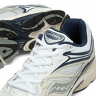 Saucony Men's Progrid Omni 9 Sneaker in White/Navy