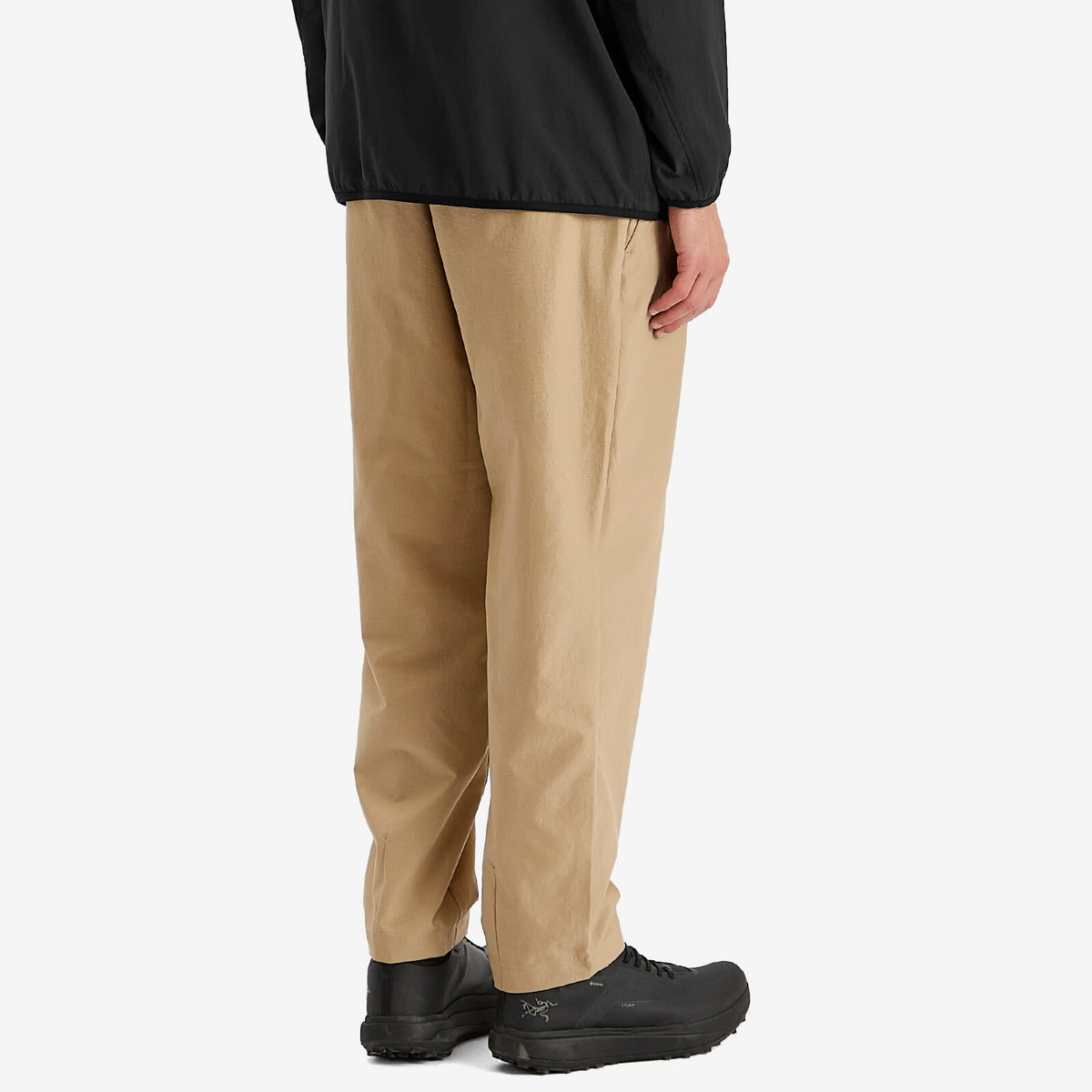 NANGA Men's Dotair® Comfy Tuck Tapered Trousers in Beige