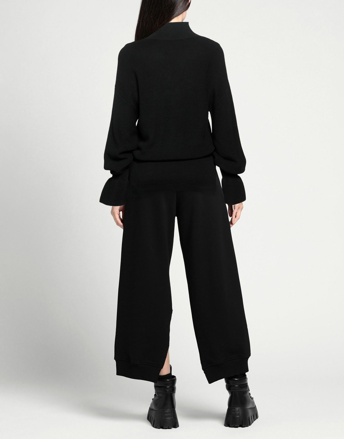 Manila Grace Womens Turtleneck in Black