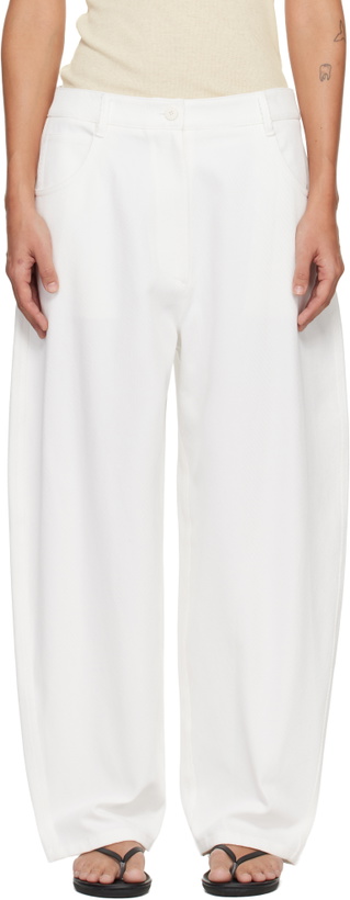 Photo: LE17SEPTEMBRE White Oblong Trousers
