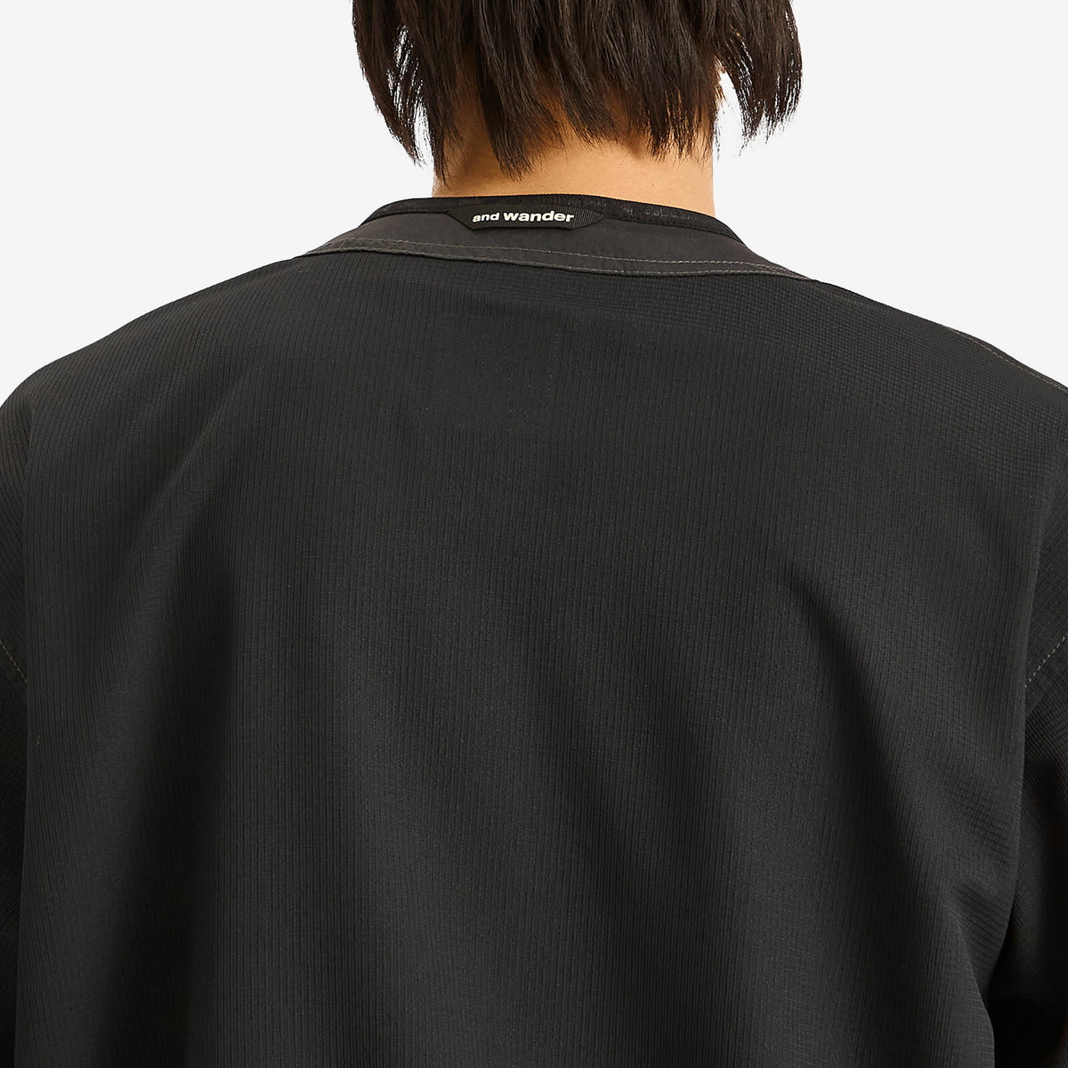 and wander Men's Vent Cardigan in Black