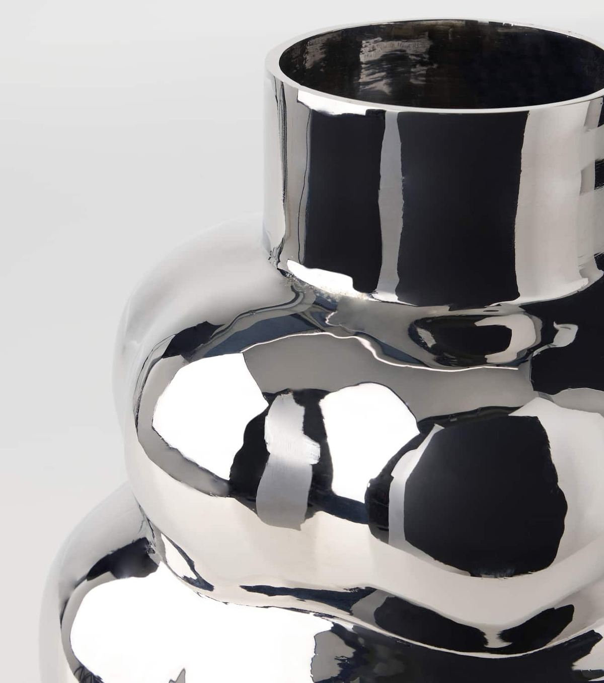Louise Roe Balloon Object 000 steel vase