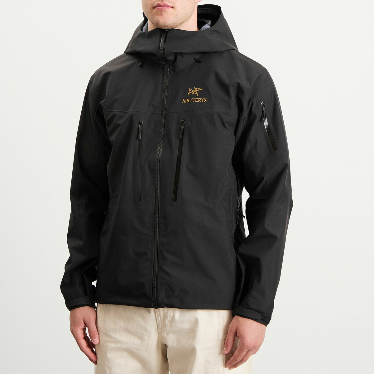 Arc'teryx Men's Alpha SV Gore-Tex Jacket in 24K Black