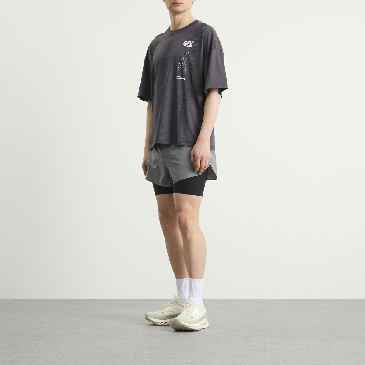 ON Men's Performance Volt Shorts in Glacier