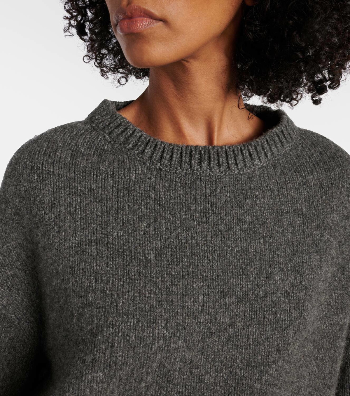 Khaite Sabina cashmere sweater
