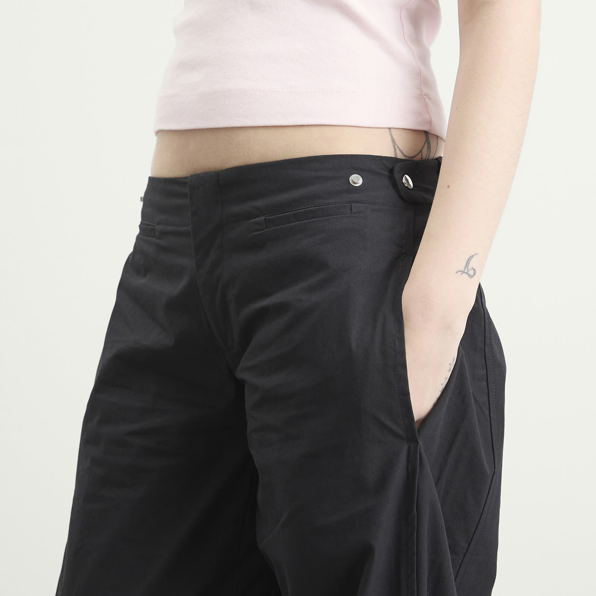 Peachy Den Women's Jagger Trousers in Blackbird