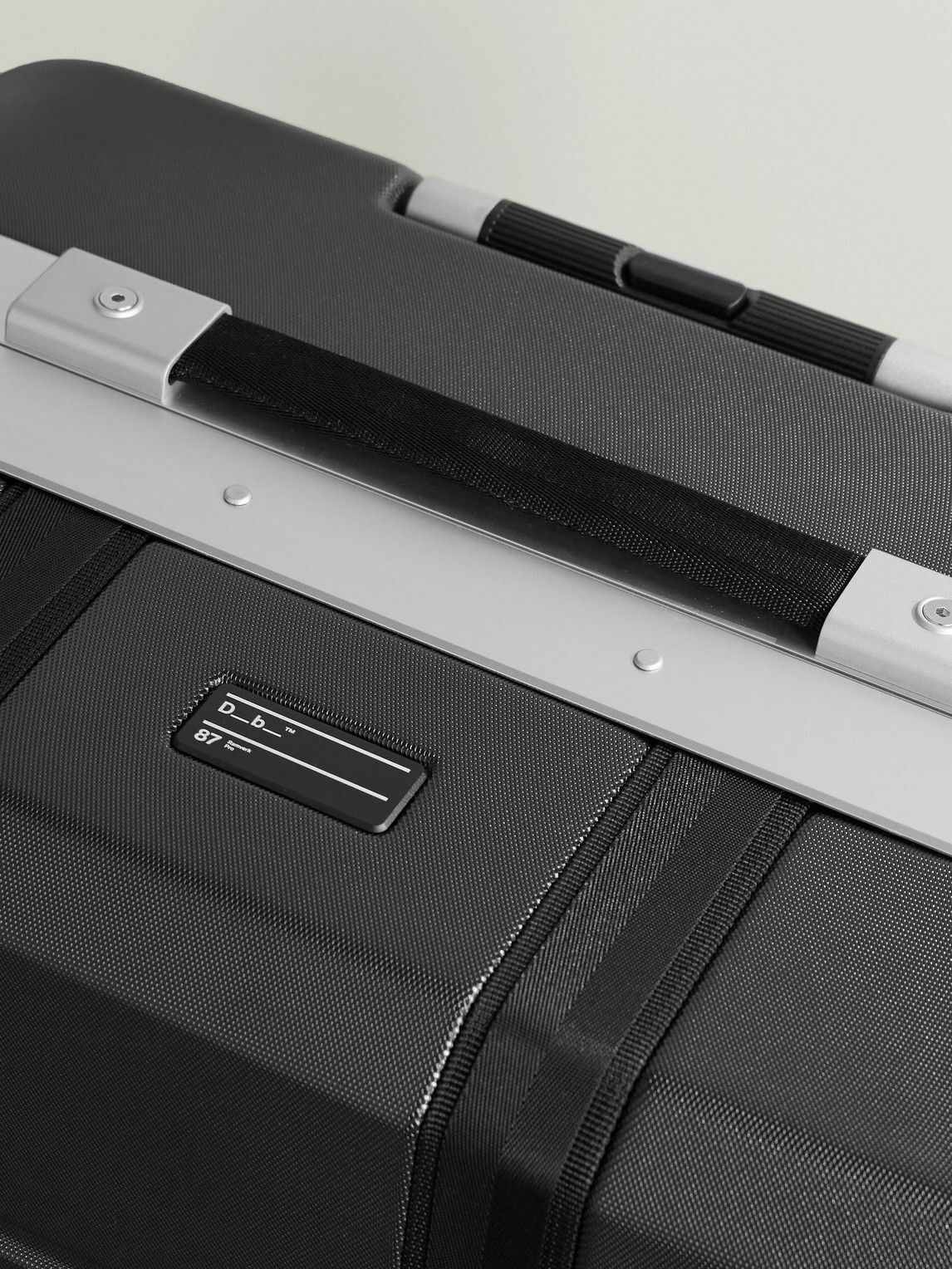 DB Journey - Ramverk Pro Large Polycarbonate and Aluminium Check-In Suitcase