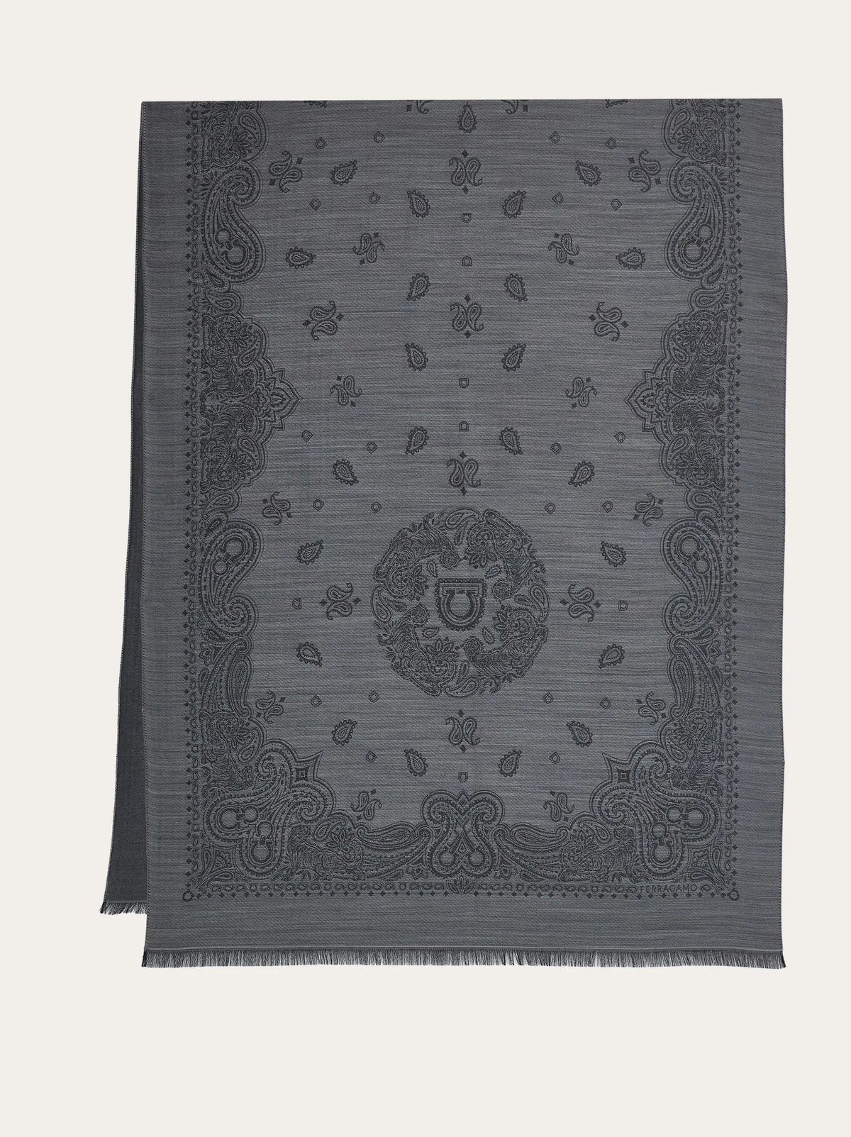 Ferragamo Mens Arabesque print stole in Grey