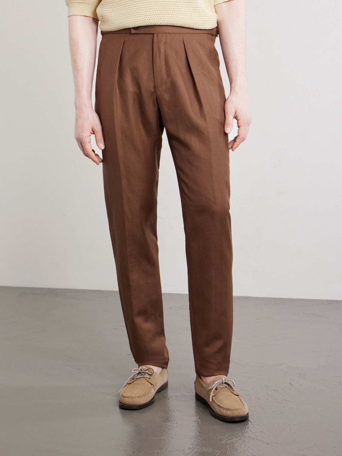 Slowear - Tapered Pleated Wool and Linen-Blend Trousers - Brown