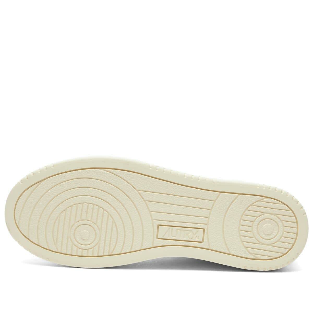 Autry Women's Medalist Low Sneakers in White