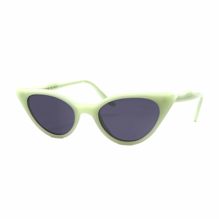 Photo: Illesteva Isabella Sunglasses