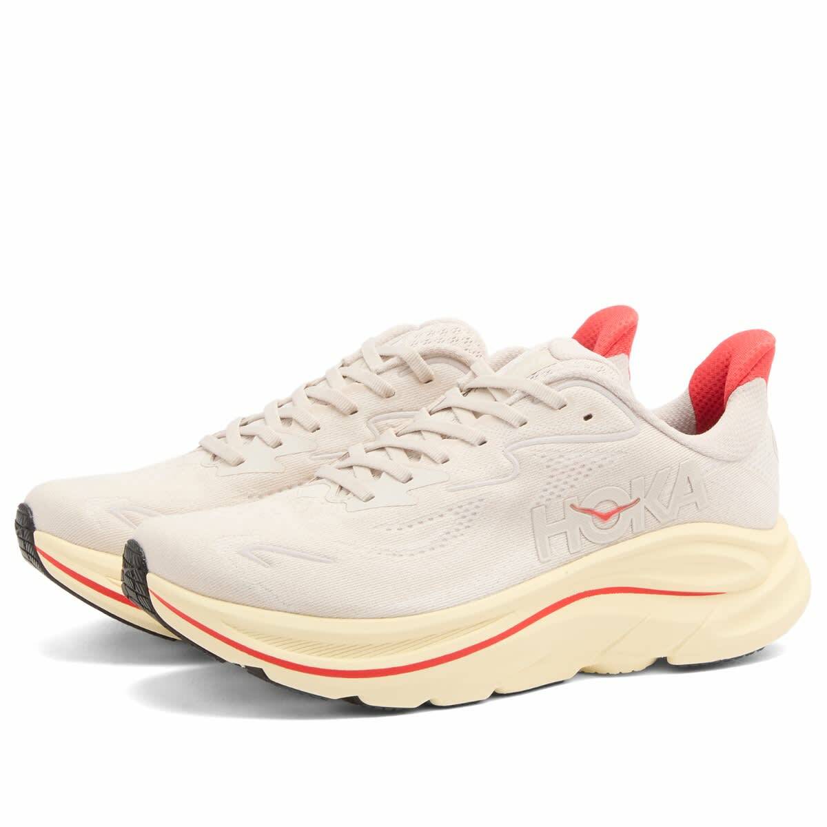 HOKA ONE ONE W Clifton 10 Sneaker in Stucco/Cerise