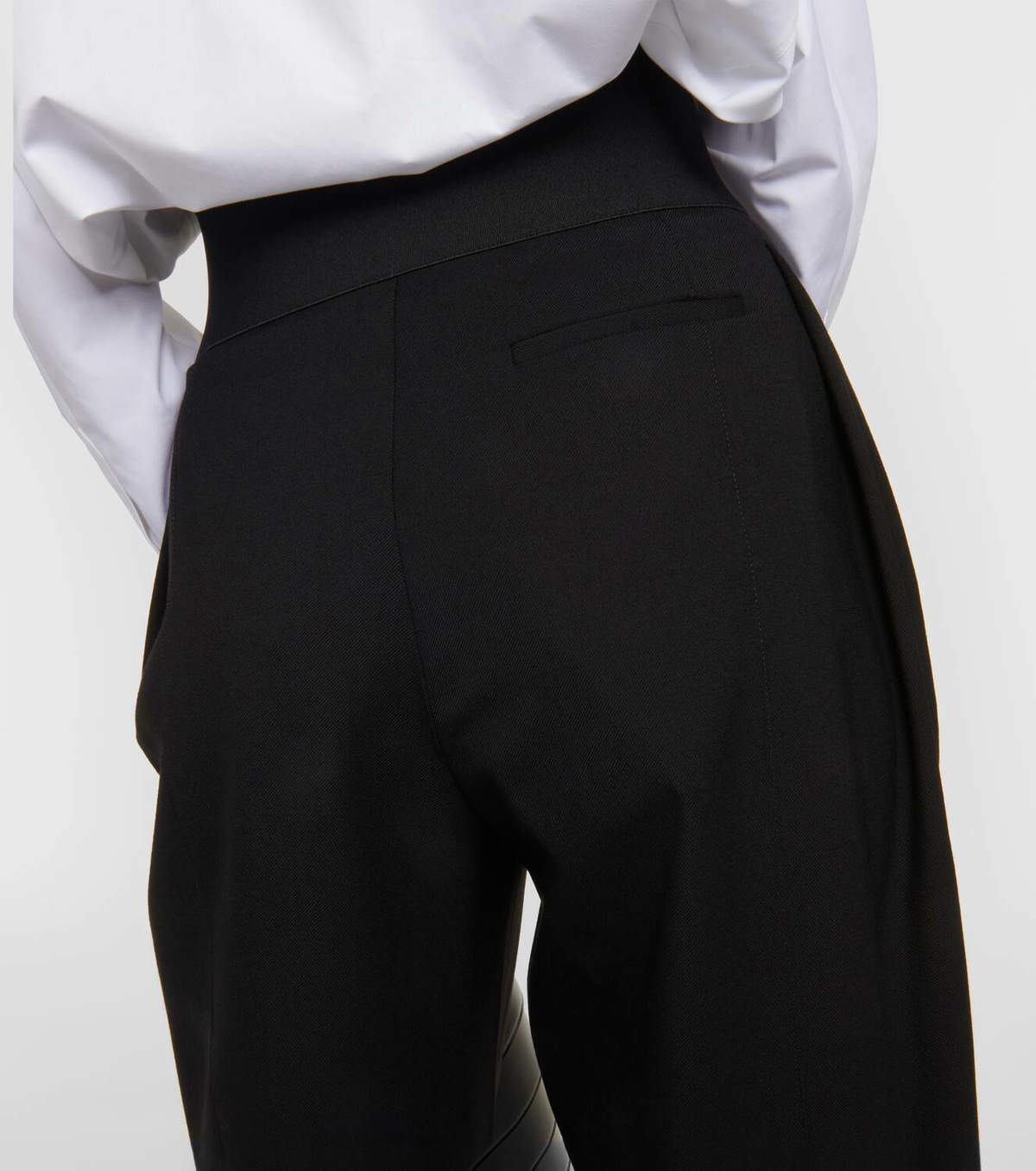 ボトムスその他 Alaia Black virgin wool trousers Alaïa High-rise virgin wool tapered pants ALAÏA