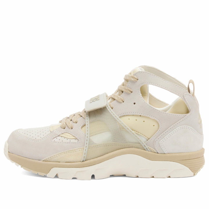 Photo: Nike Air Trainer Huarache Sneaker in Sail/Khaki