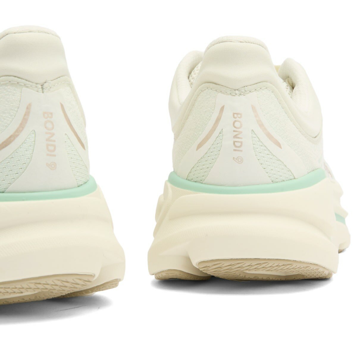 HOKA ONE ONE W Bondi 9 Sneaker in Truffle Salt/Sea Glass