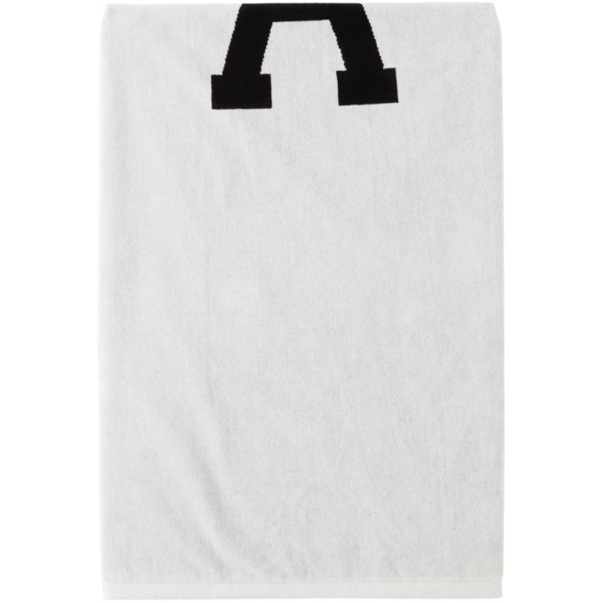Photo: AMI Alexandre Mattiussi Reversible Off-White and Black Ami De Coeur Beach Towel