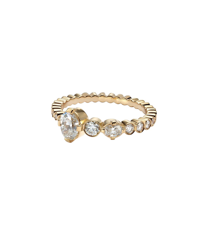 Photo: Sophie Bille Brahe Ensemble De Sky 18kt gold ring with diamonds