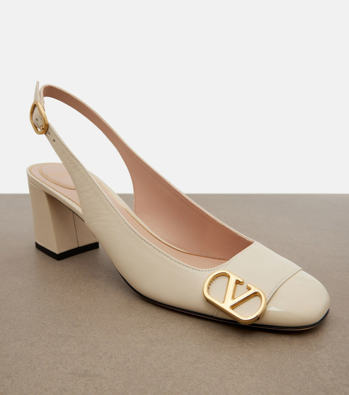 Valentino Garavani Veeside VLogo leather slingback pumps