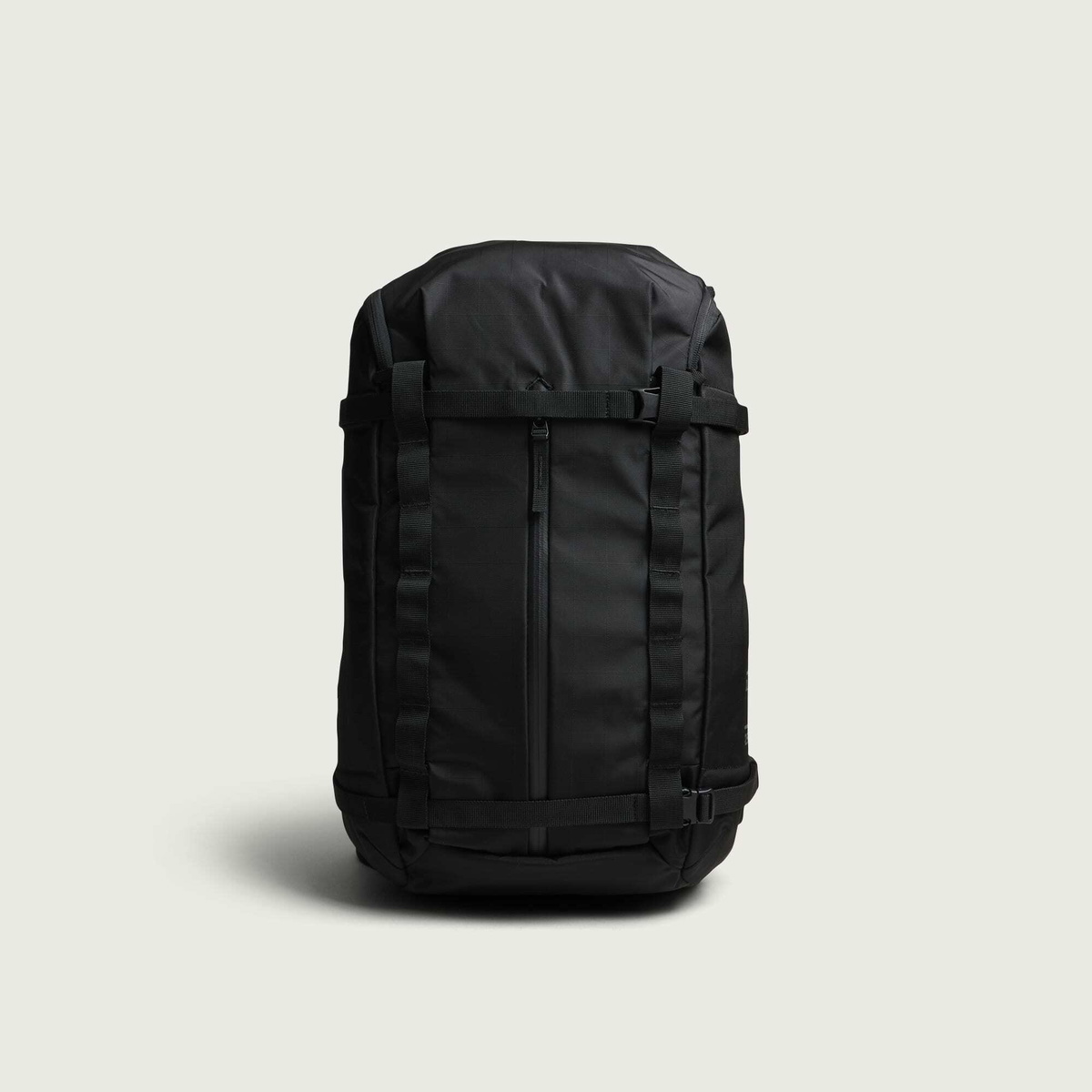 Db Journey Backcountry Backpack 25L in Black Out