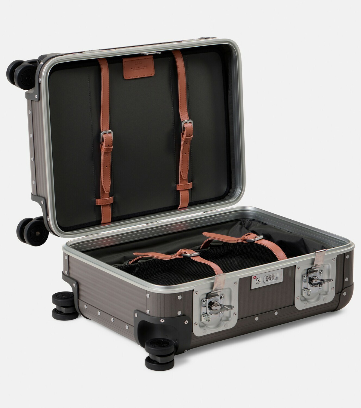 FPM Milano Bank Spinner 55M cabin suitcase