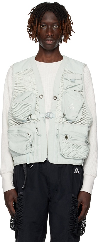 Photo: Nike Gray Buttles Vest