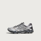 Asics GEL-CUMULUS 16 Sneaker in Glacier Grey/Carbon