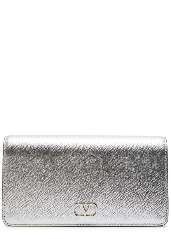 Photo: Valentino Garavani Vlogo Metallic Grained Leather Shoulder bag - Silver - One Size