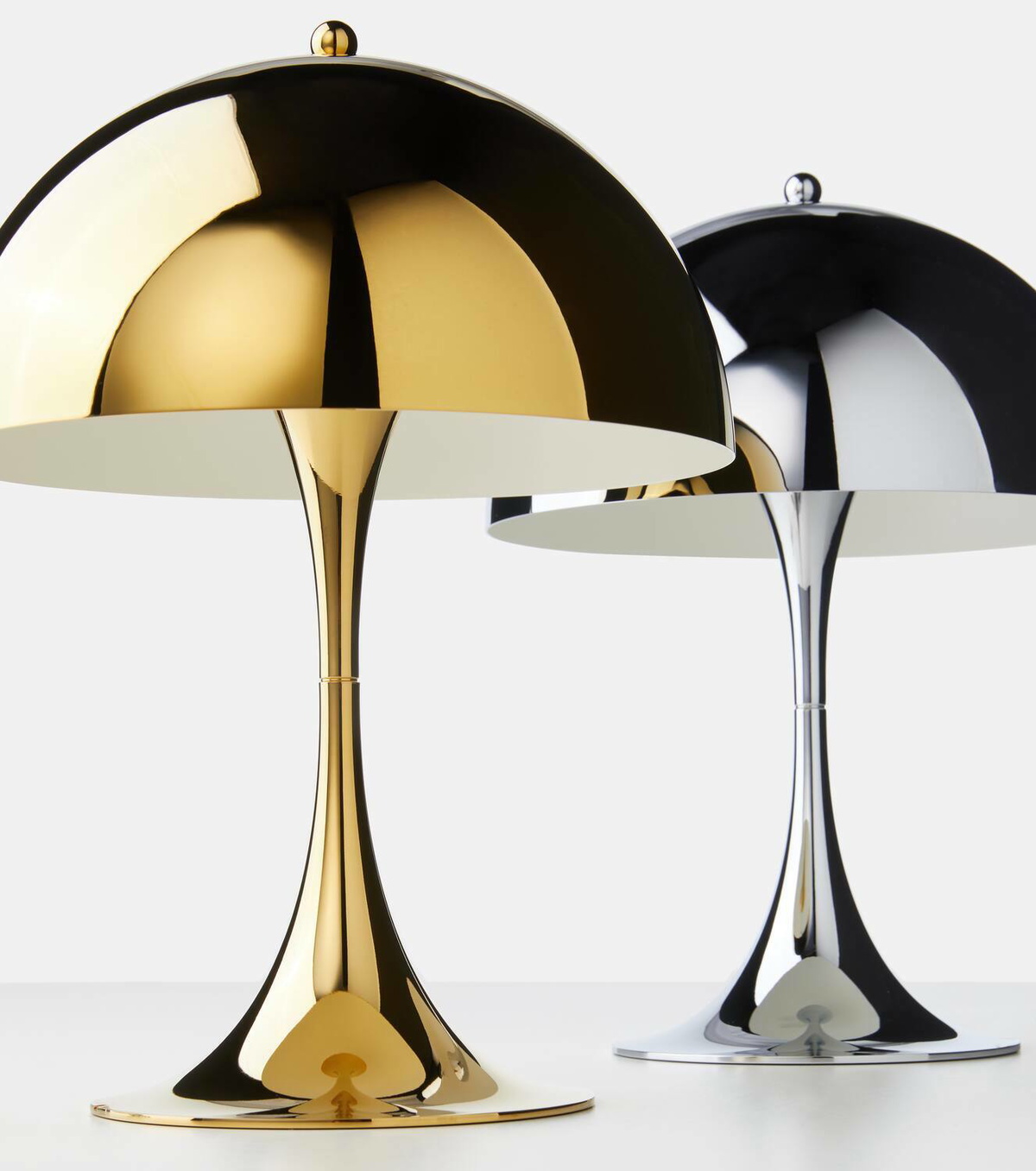 Louis Poulsen Panthella 250 table lamp by Verner Panton