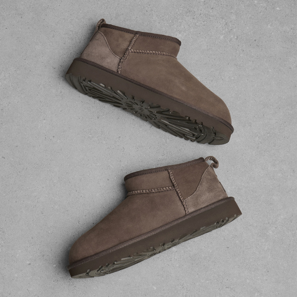 UGG Women's Classic Ultra Mini Boot in Dusted Cocoa