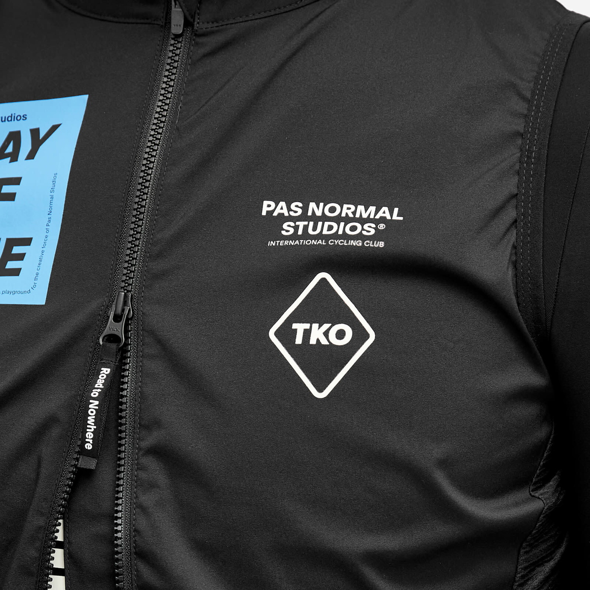 Pas Normal Studios Men's T.K.O. Mechanism Stow Away Gilet in Black