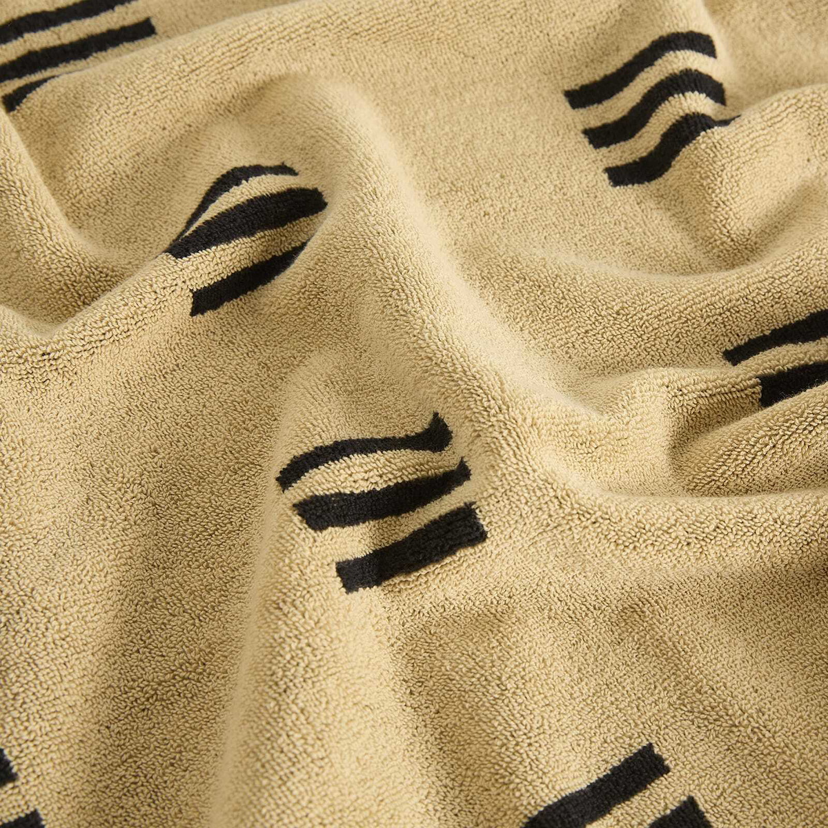 Baina Claremont Bath Towel in Sand/Noir 