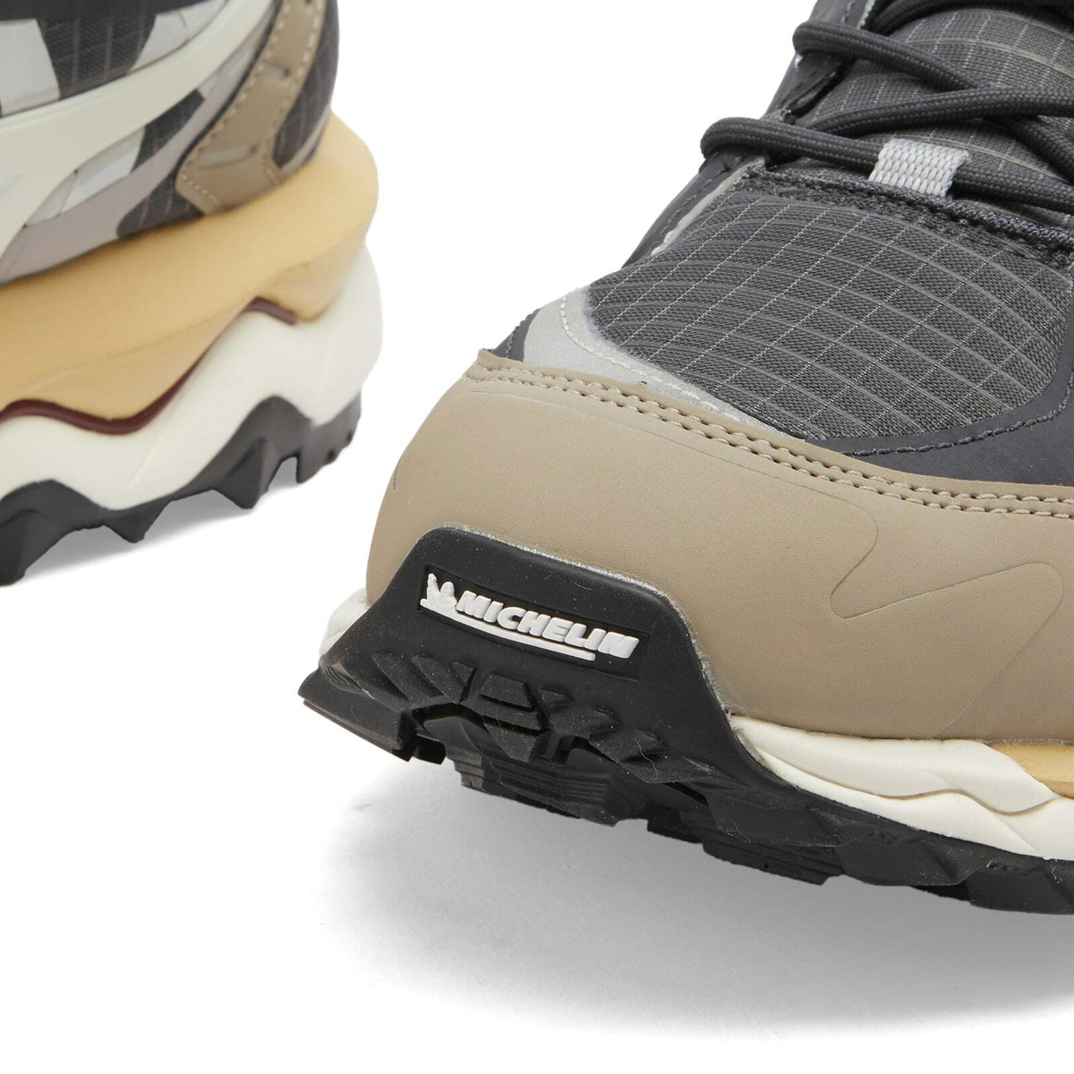 Mizuno Wave Mujin TL GTX Sneakers in Ebony/Pristine/Vintage Khaki