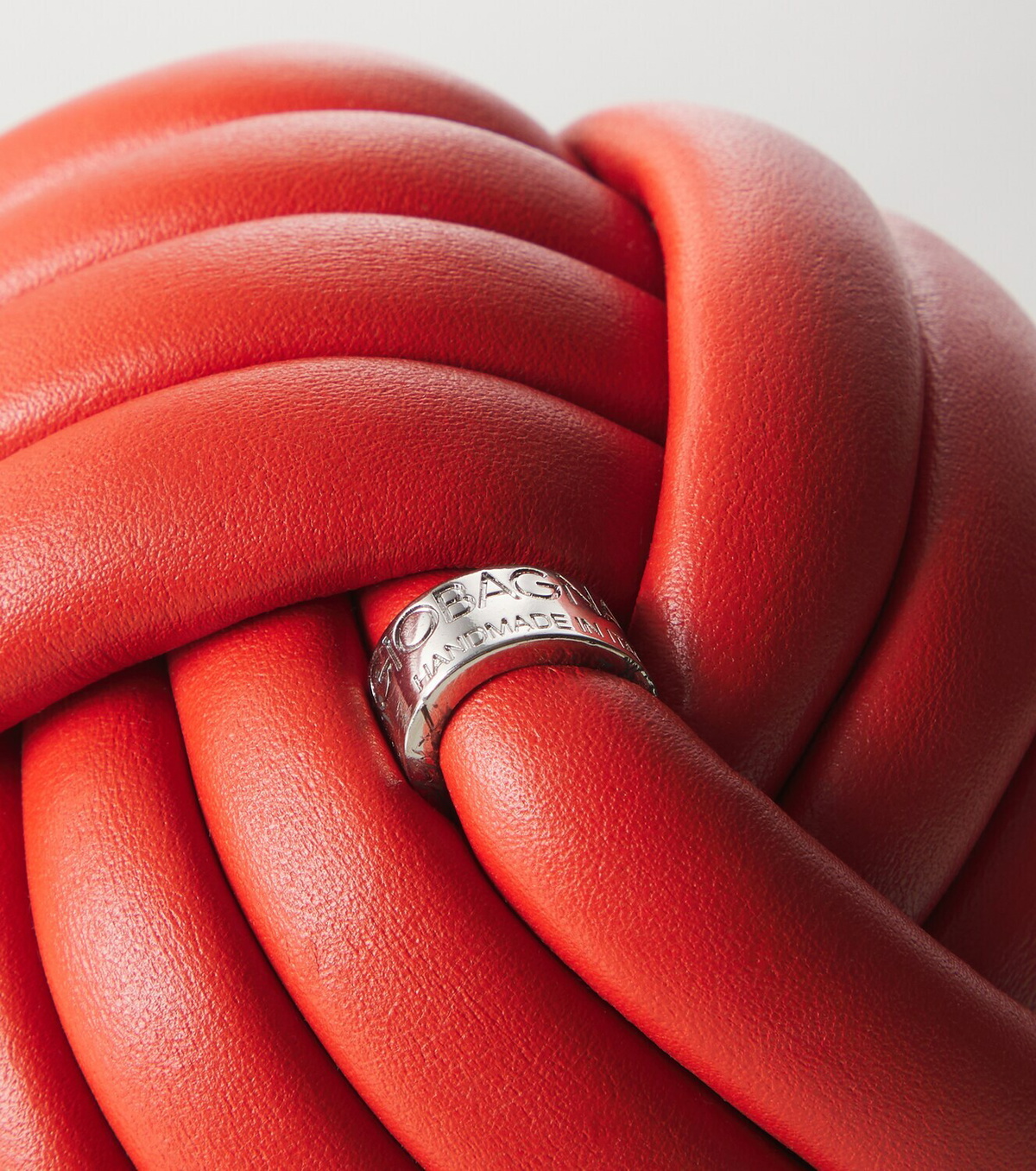 Giobagnara Nodo leather paperweight