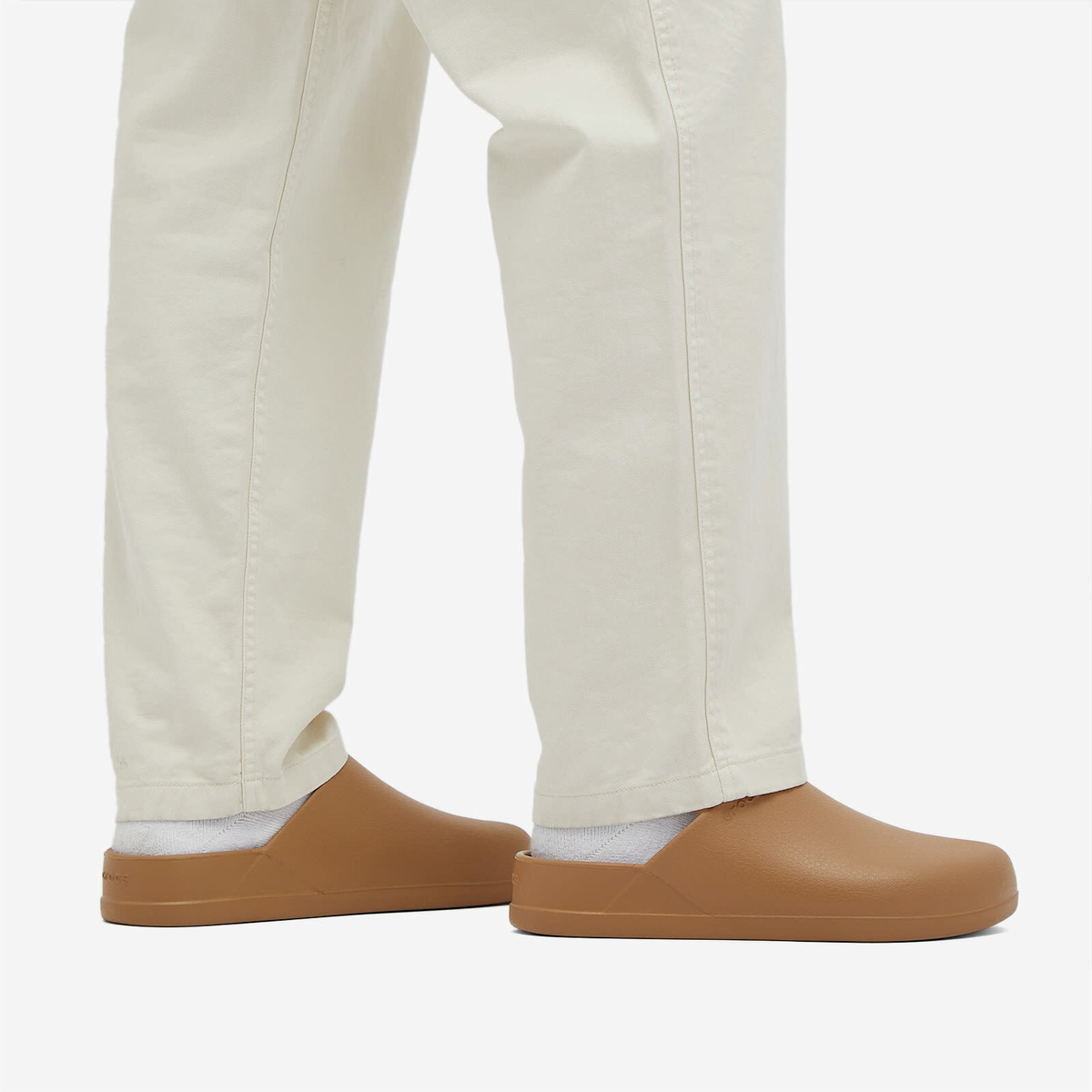 Crocs Dylan Clog in Sepia