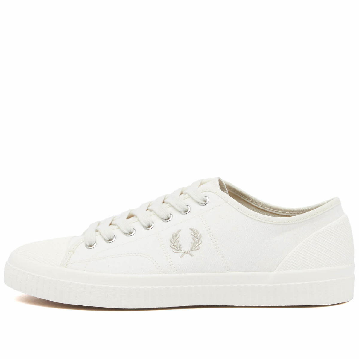 ☆送料無料☆ FRED PERRY Hughes Low Canvas ☆ Fred Perry Men's Hughes Low Canvas Sneakers in Light Ecru