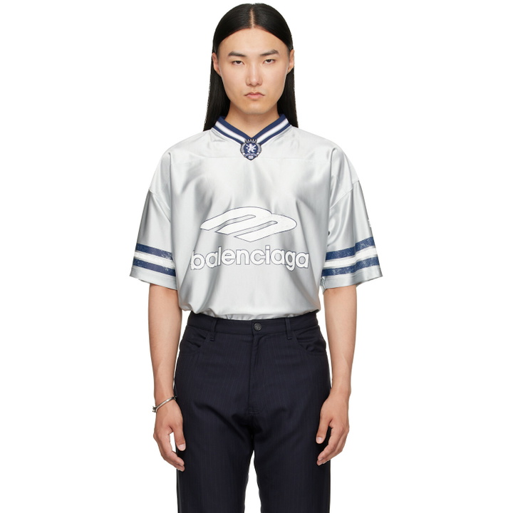 Photo: Balenciaga Gray V-Neck Oversized T-Shirt