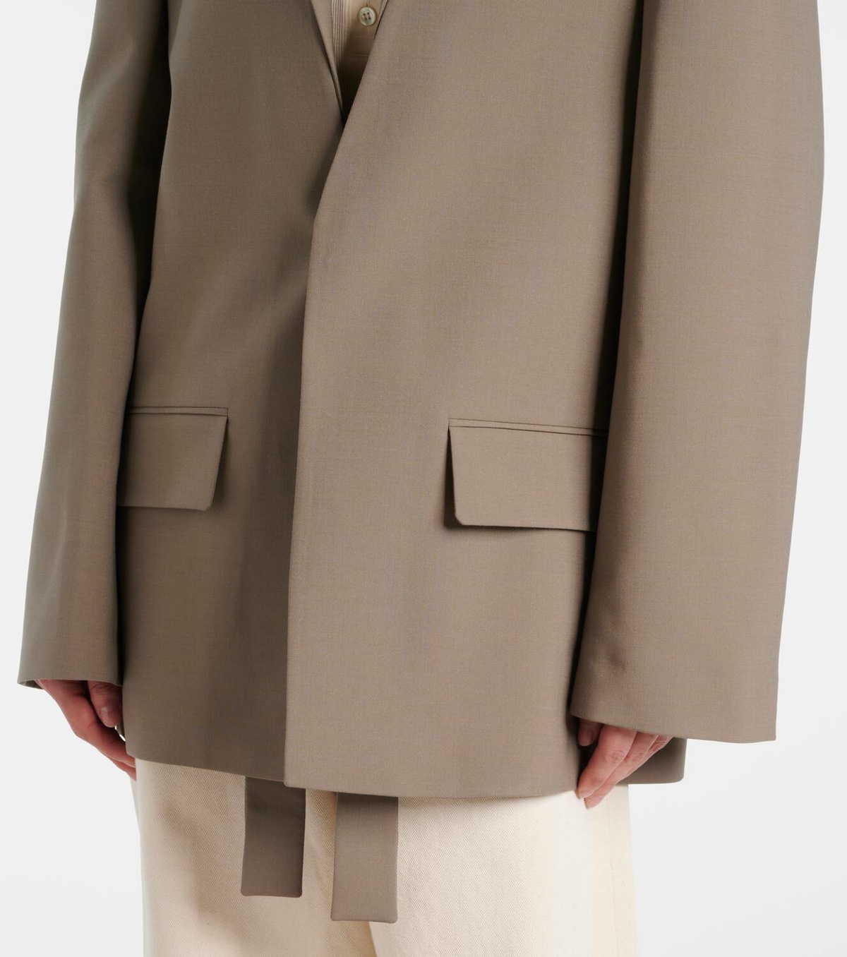 Róhe Deconstructed belted blazer