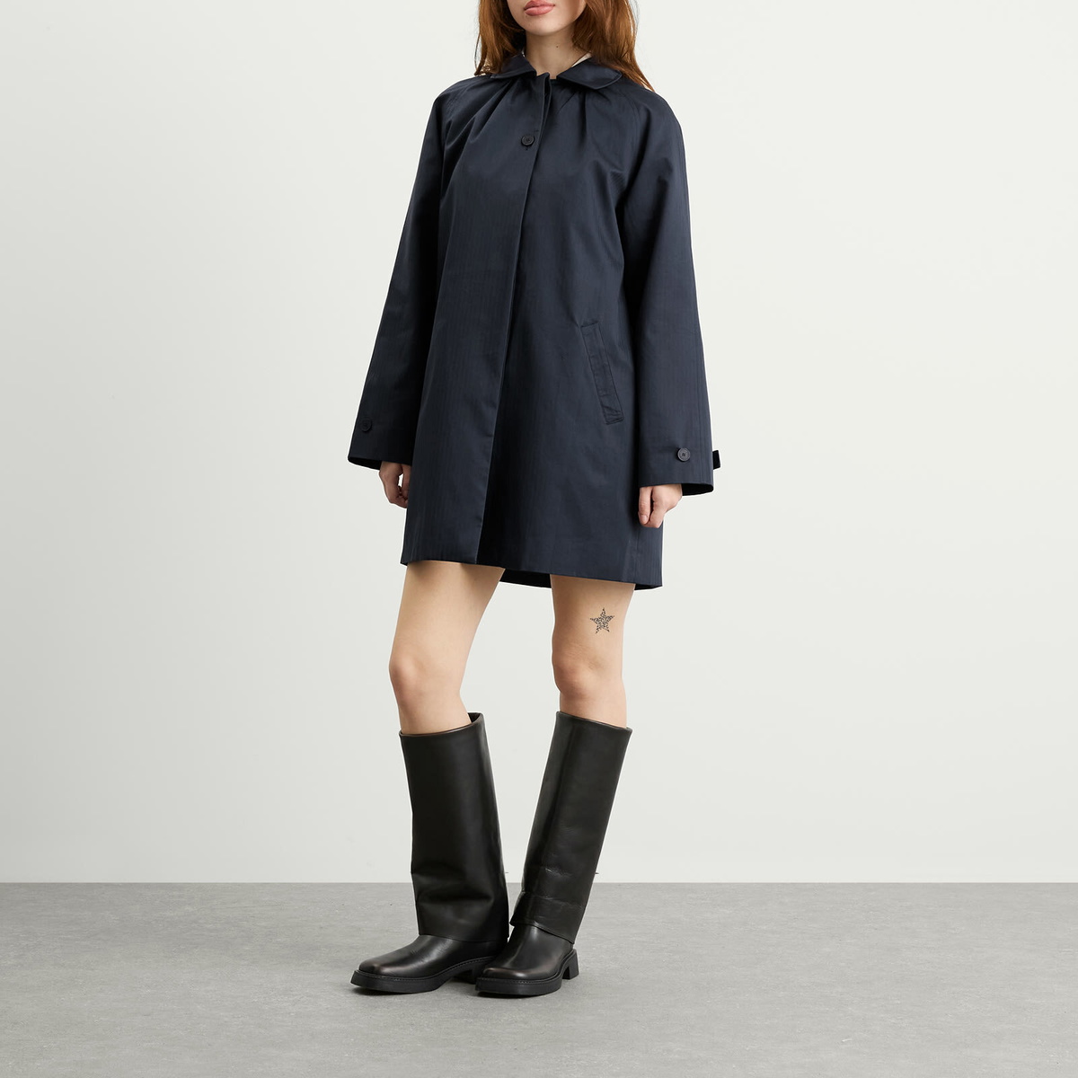 Peachy Den Women's Cheri Mac Jacket in Navy