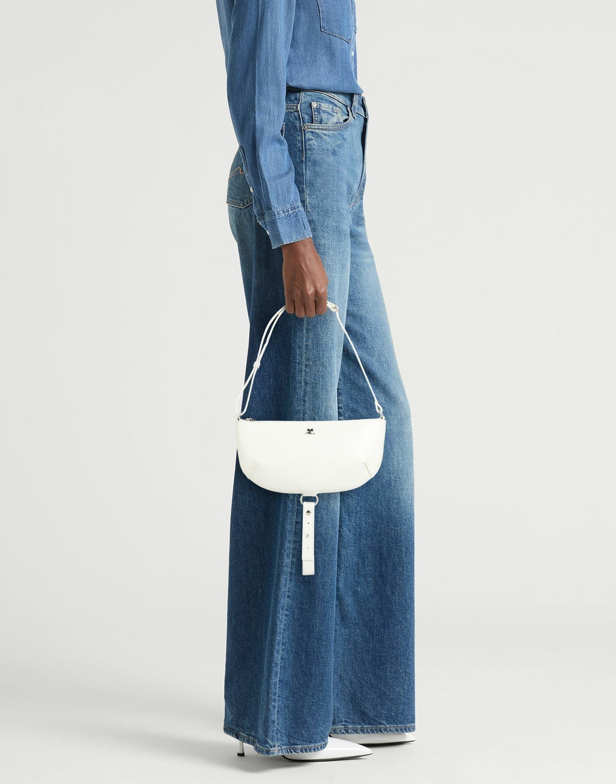 Courrèges Womens Shoulder bag in White