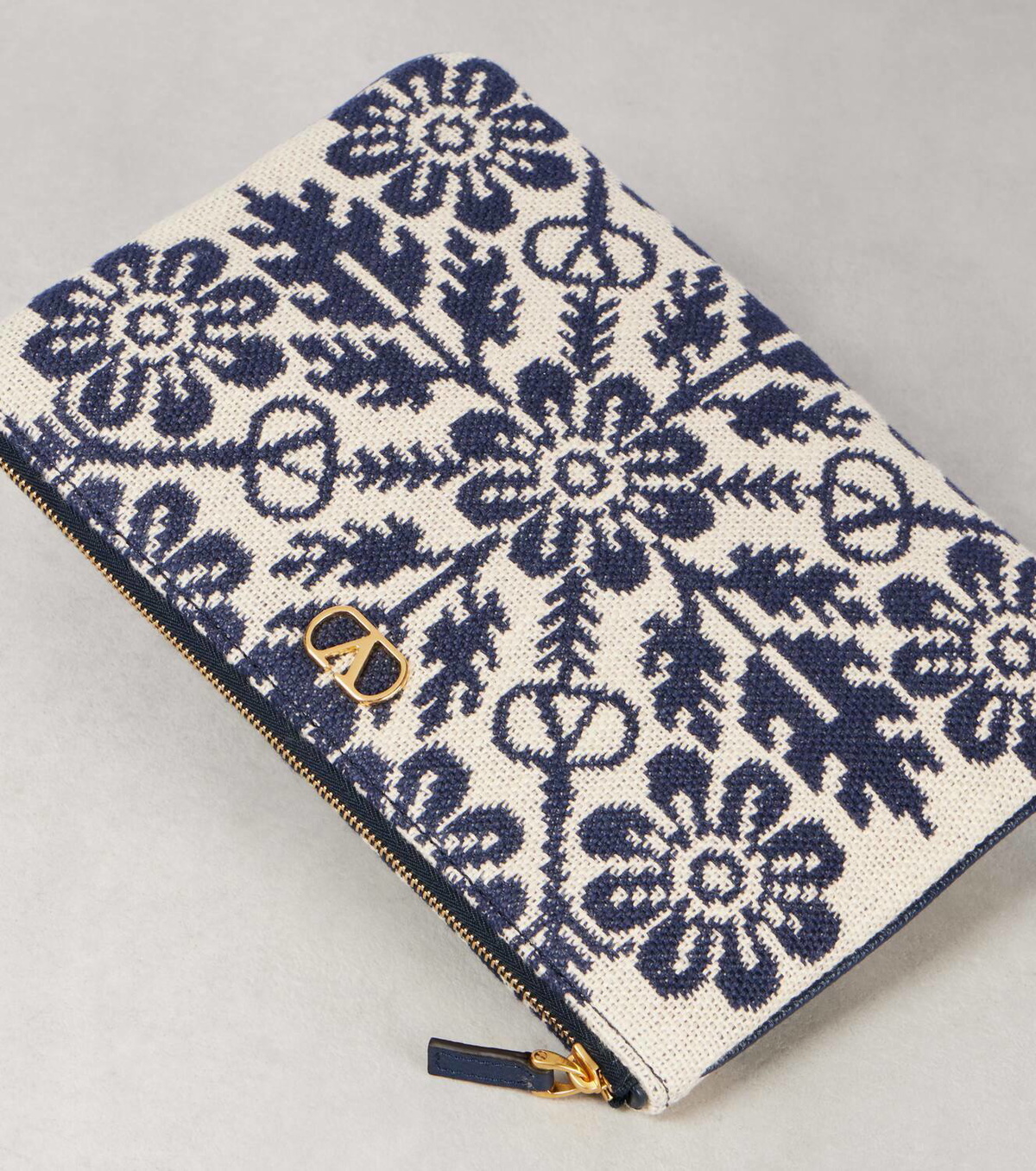 Valentino Garavani VLogo floral jacquard clutch Valentino Garavani