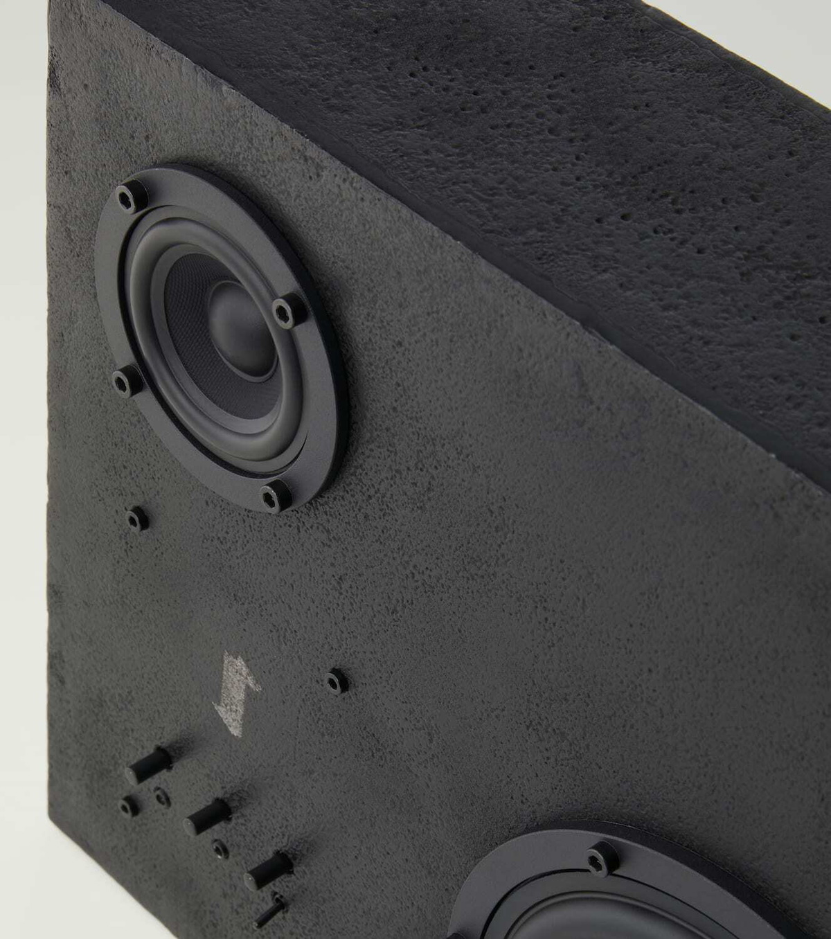 Transparent Steel speaker