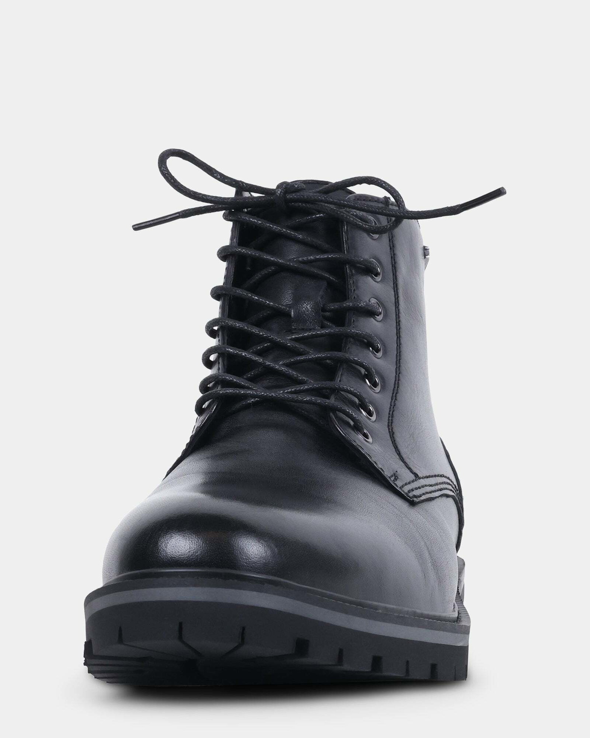 Steve Madden Sterling Boots in Black