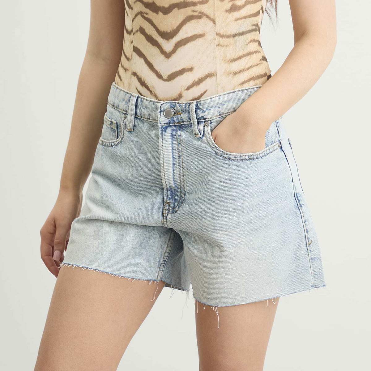 Good American Women's Good Everyday Shorts in Indigo